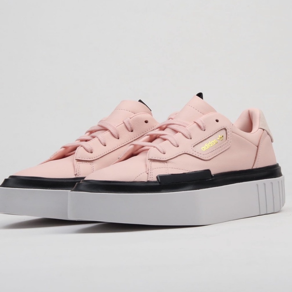 NWT Women’s Adidas Originals Hypersleek Pink Sneakers